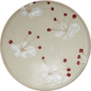 handgemachter Teller mit zarten Blütenmuster der Keramikerin Uta Minnich